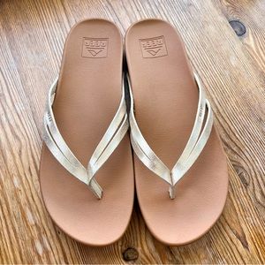 REEF Spring Joy Women’s 8 Gold with Logo Leather Upper Comfort Flip Flops NEW